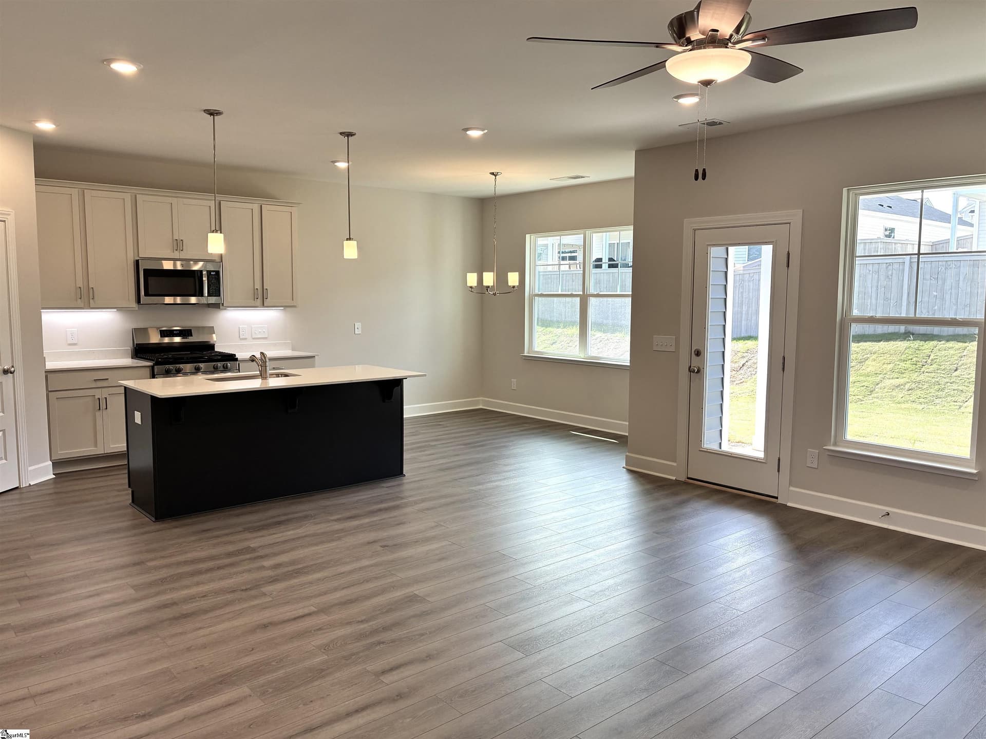 Property image 3 at 207 Fenner Place, Greenville, SC 29607