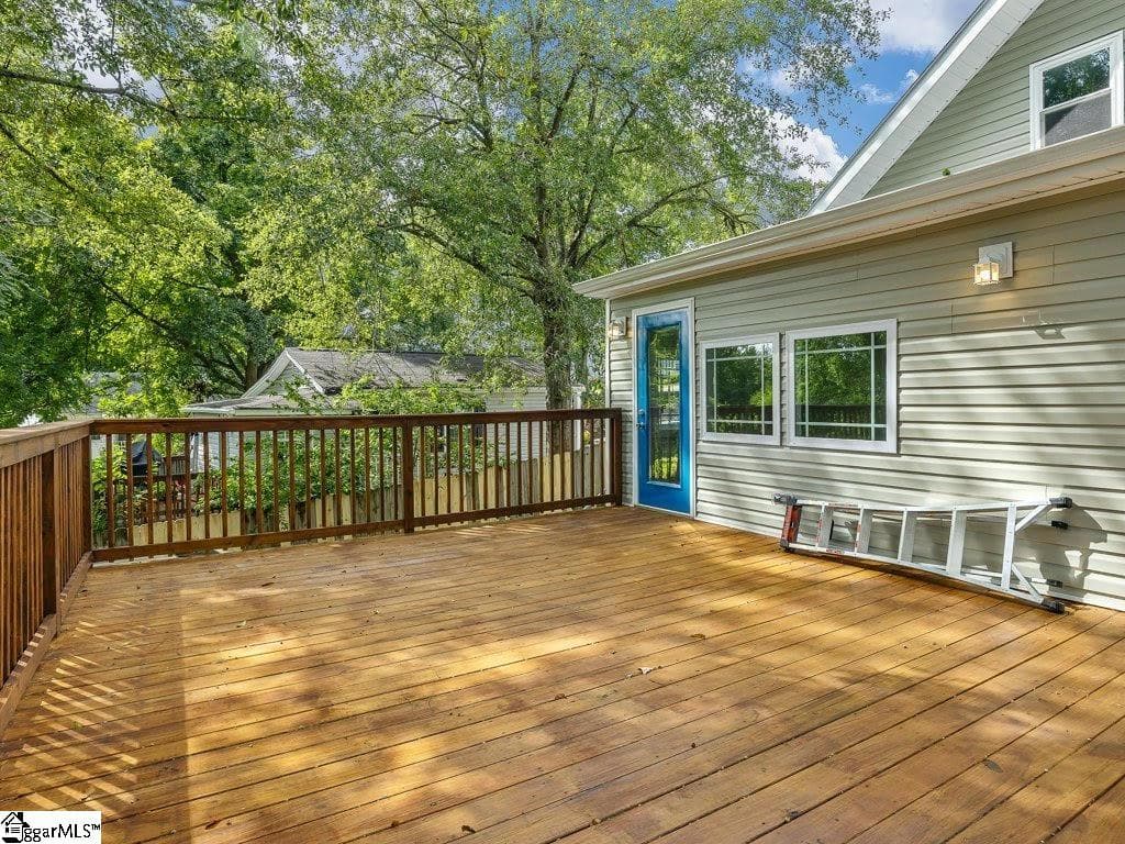 Property image 3 at 562 Lowndes Hill Road, Greenville, SC 29607