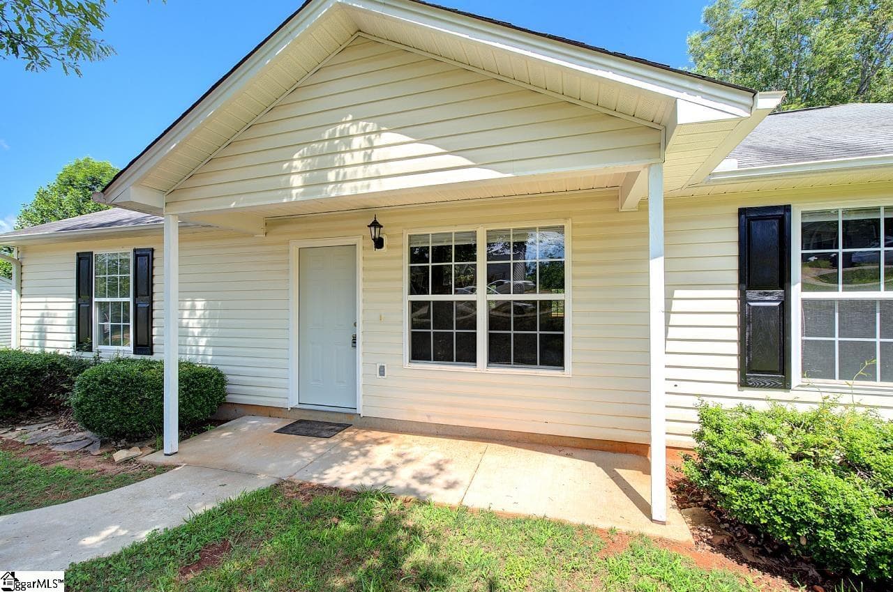 Property image 2 at 212 Riverbreeze Road, Greenville, SC 29611