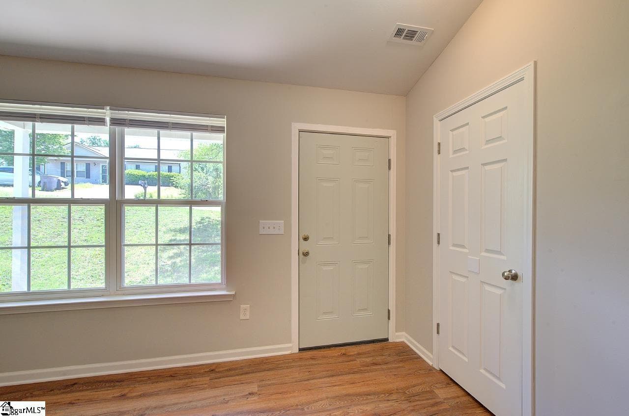 Property image 4 at 212 Riverbreeze Road, Greenville, SC 29611