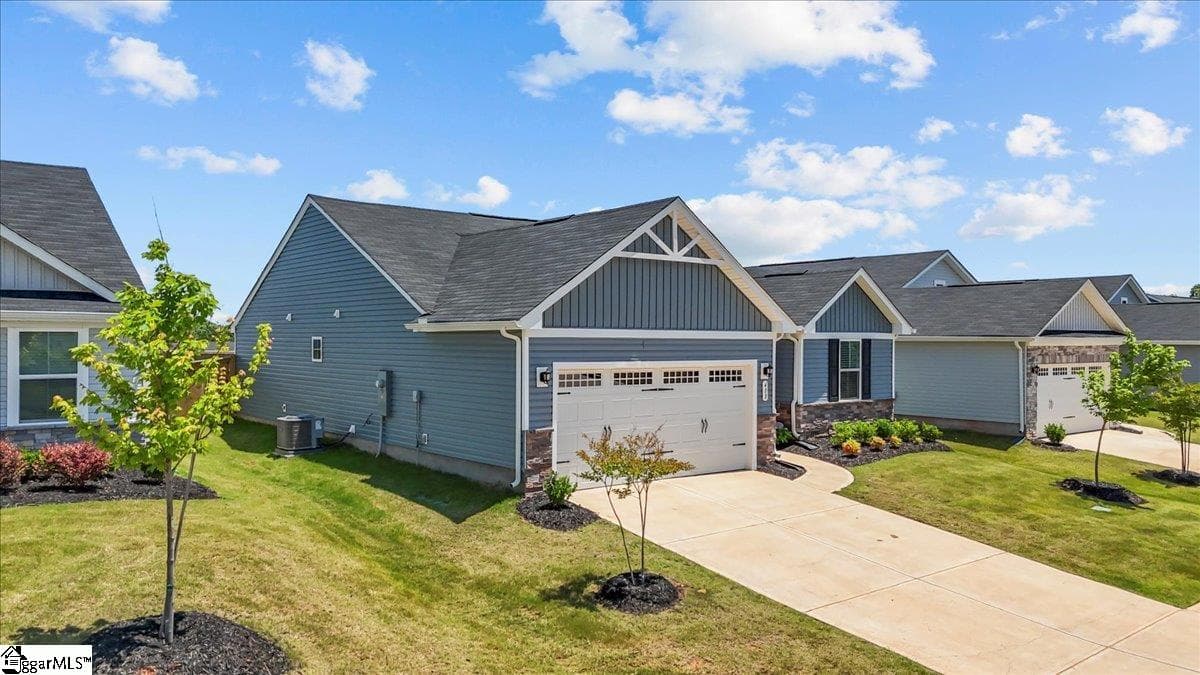 Property image 3 at 408 Sidney Wilson Court, Greenville, SC 29605