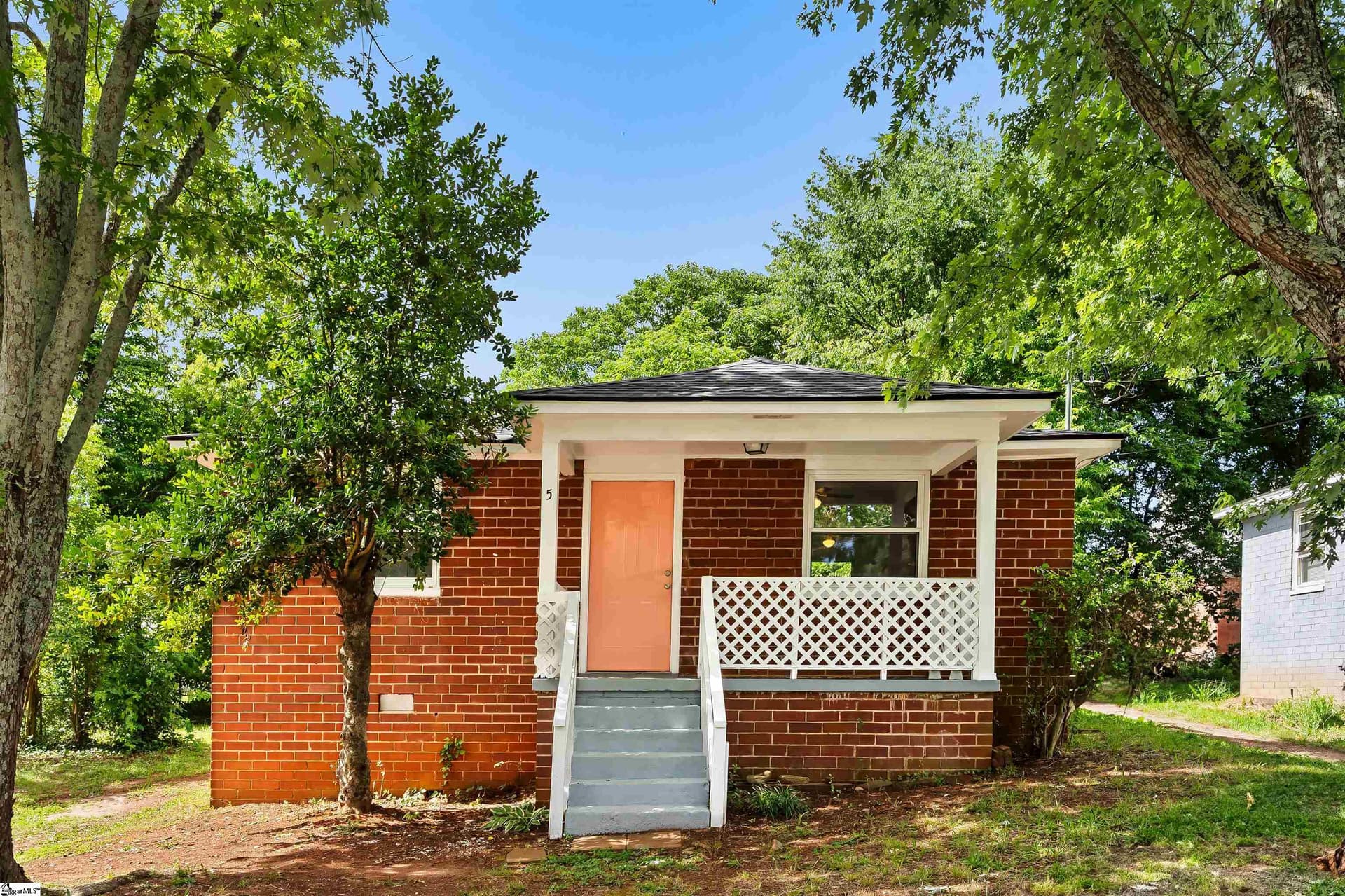 5 Yellowstone Drive