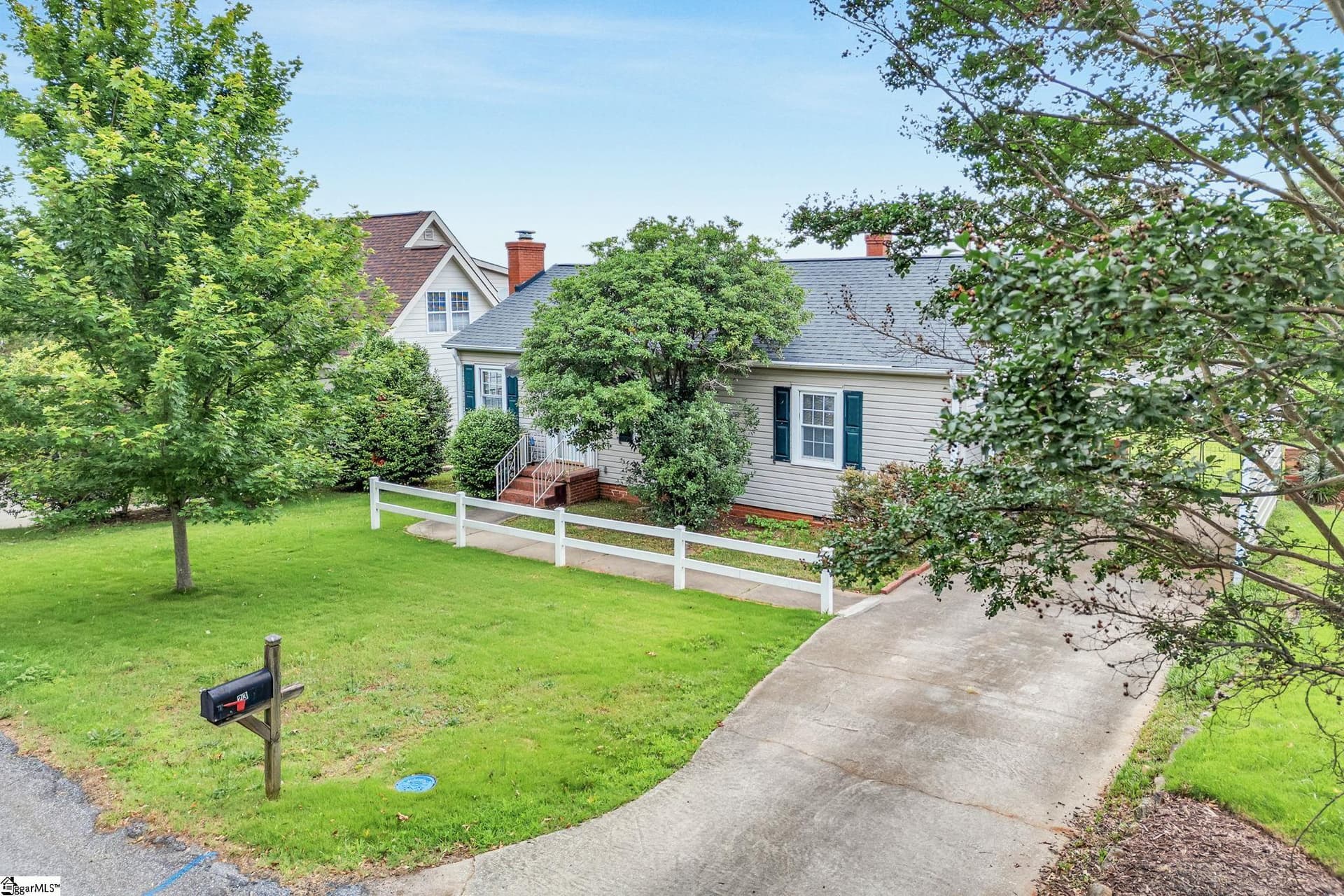 23 Fore Avenue