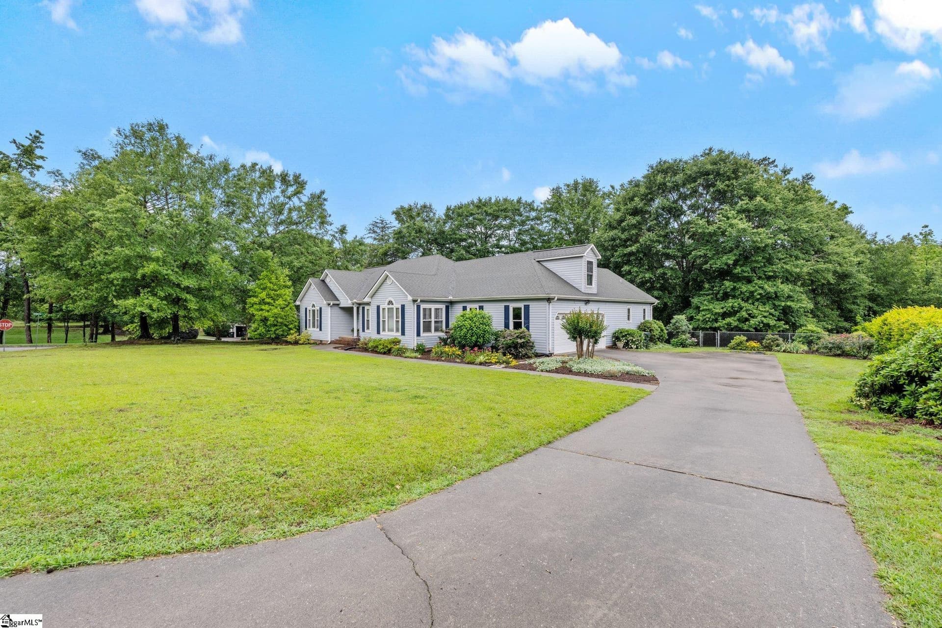 Property image 3 at 8 Nigh Oak Trace, Greer, SC 29651