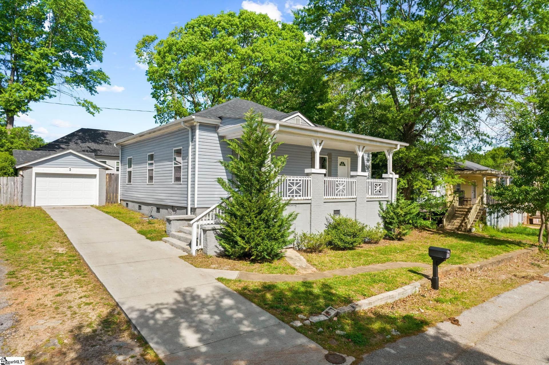 38 4th Avenue
