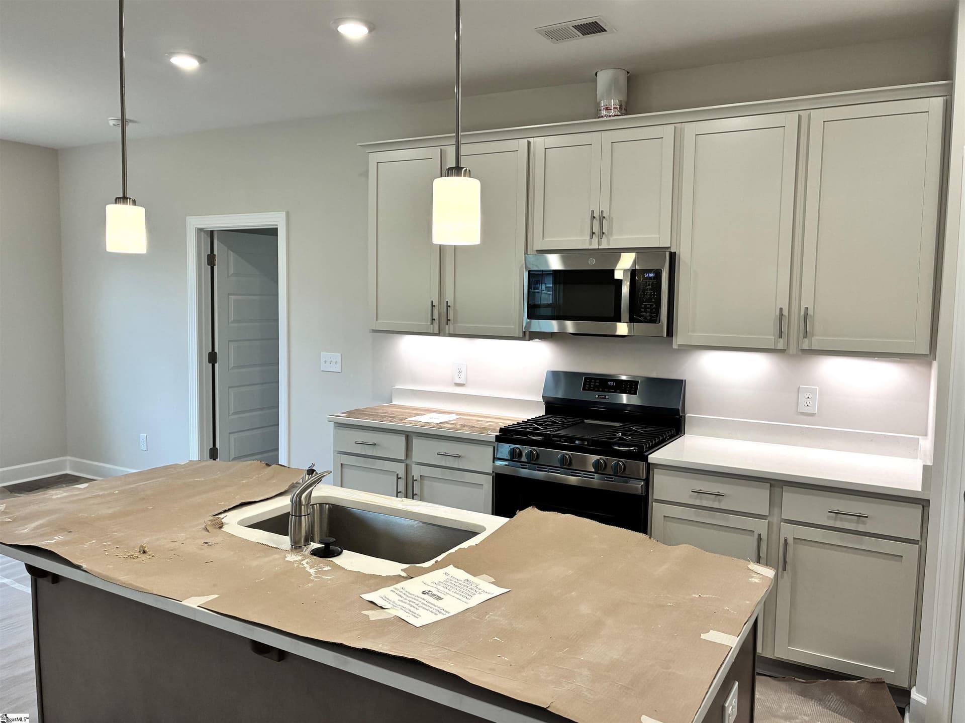 Property image 4 at 213 Fenner Place, Greenville, SC 29607