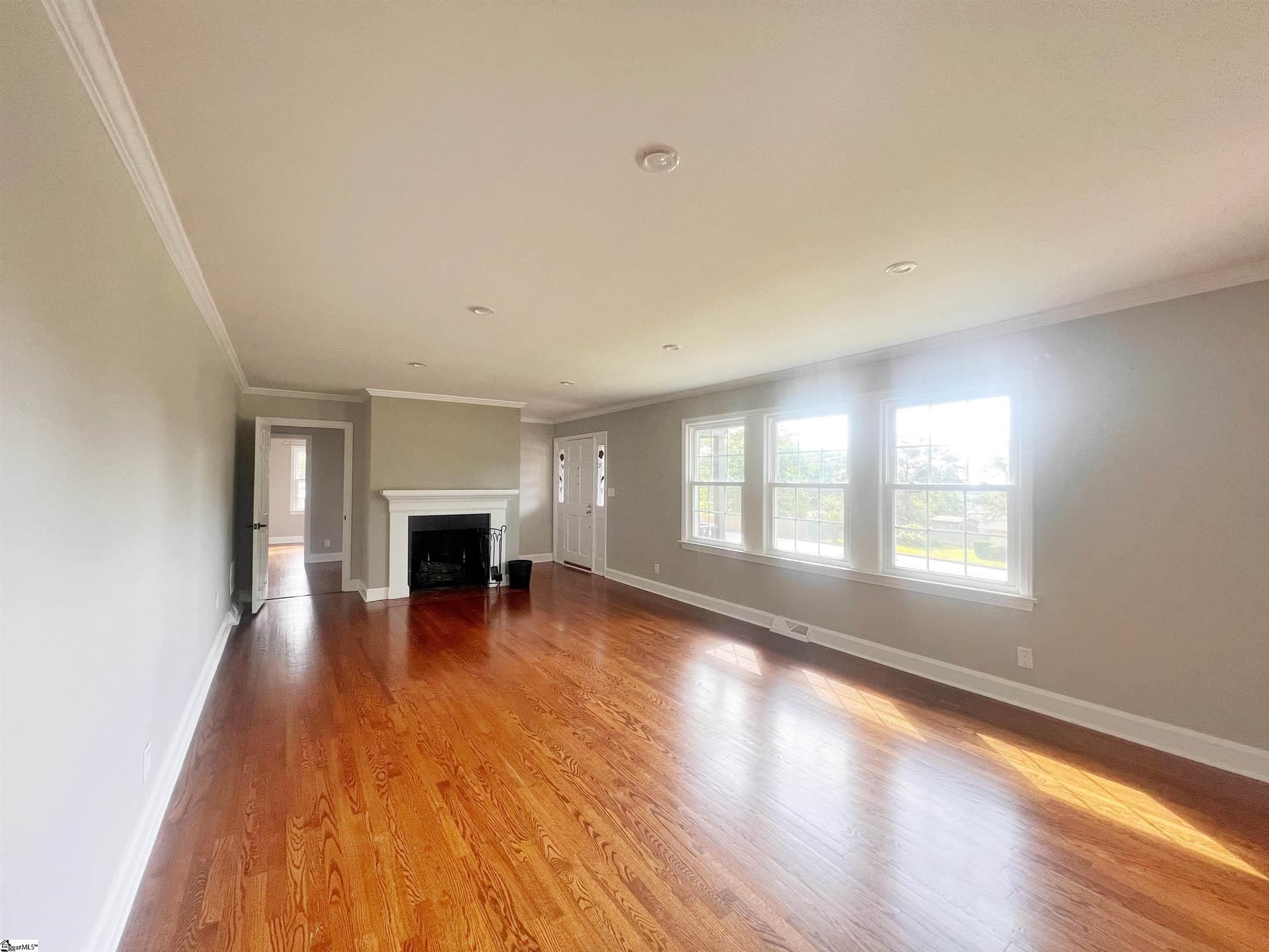 Property image 3 at 305 Hillside Drive, Greer, SC 29651