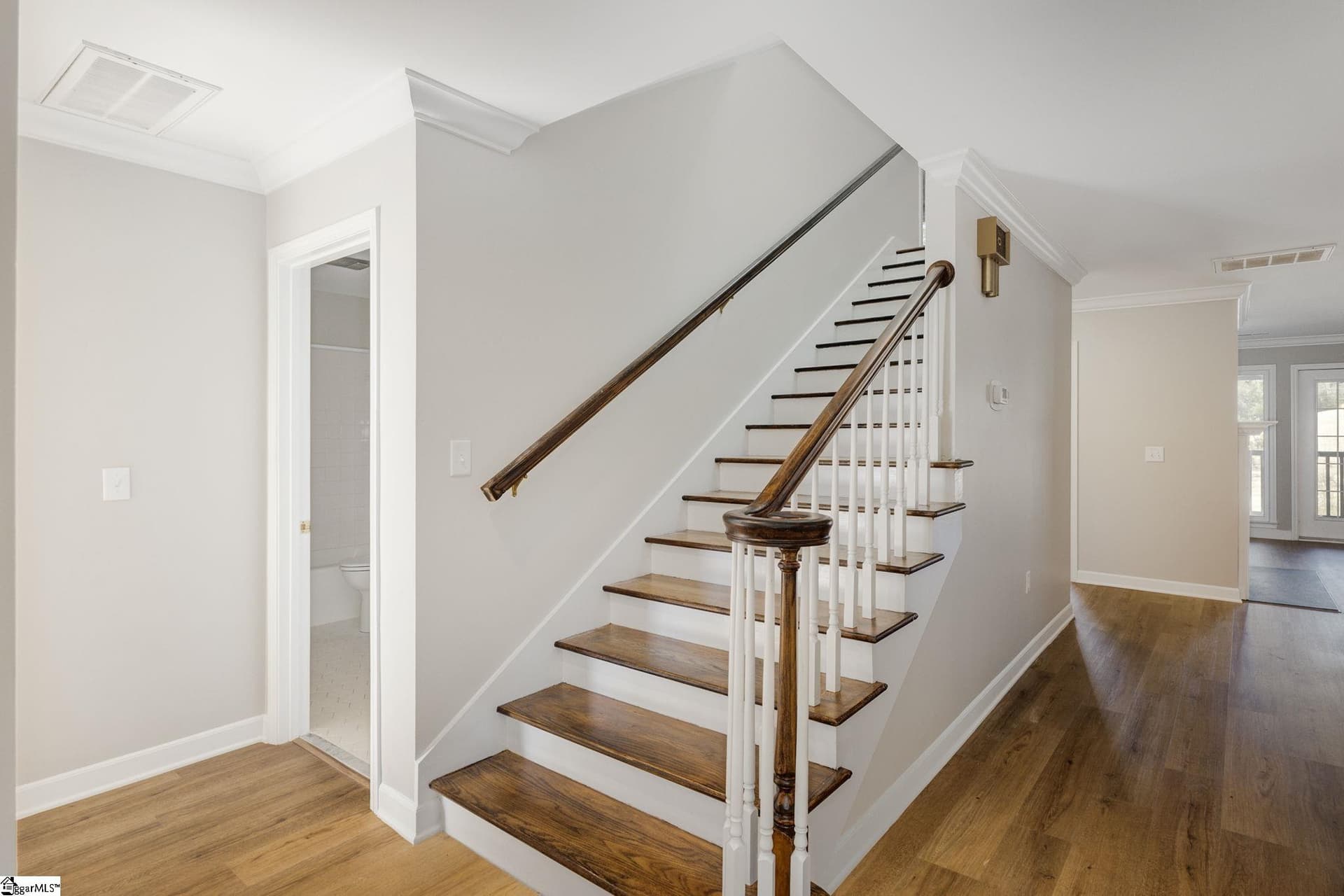 Property image 5 at 409 Hunters Circle, Greenville, SC 29617