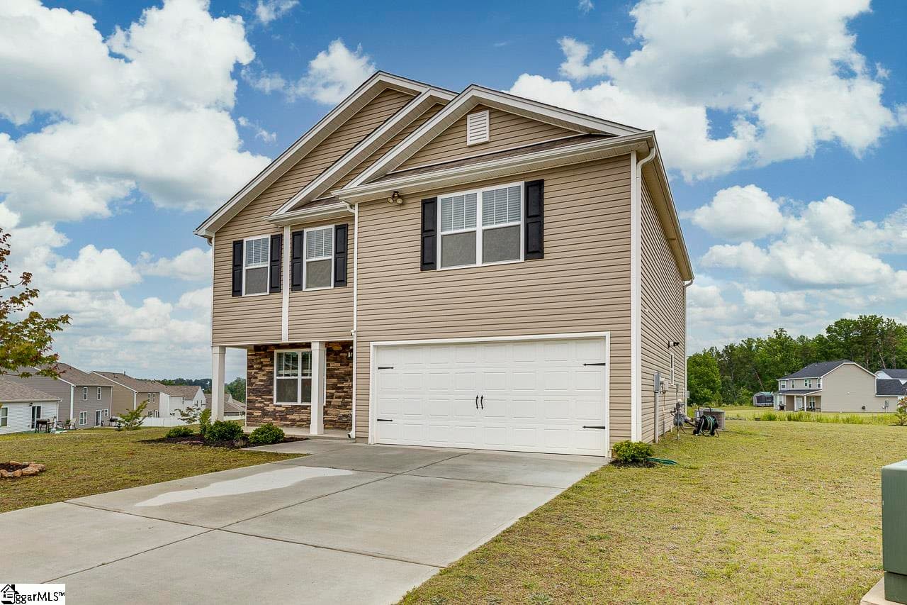 Property image 3 at 203 Yellow Branch Trail, Piedmont, SC 29673