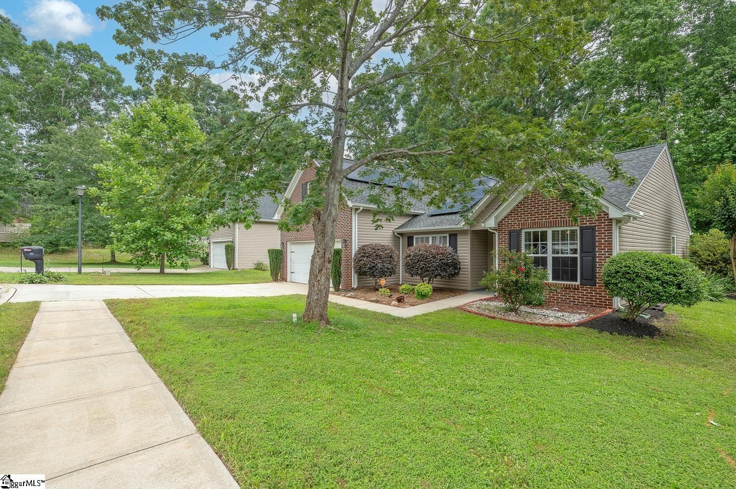 206 Manhassett Court