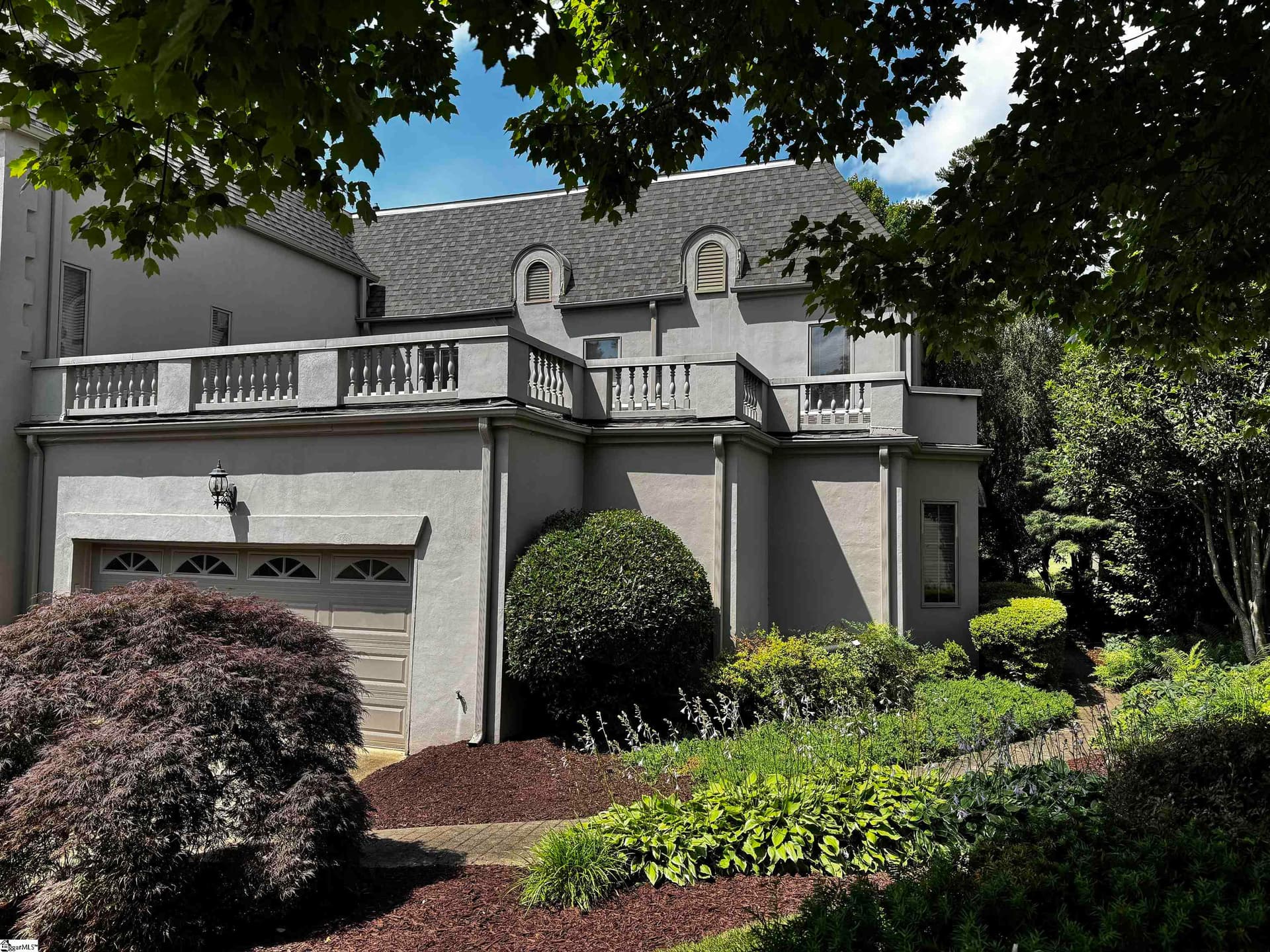 Chatelaine, Greer Community