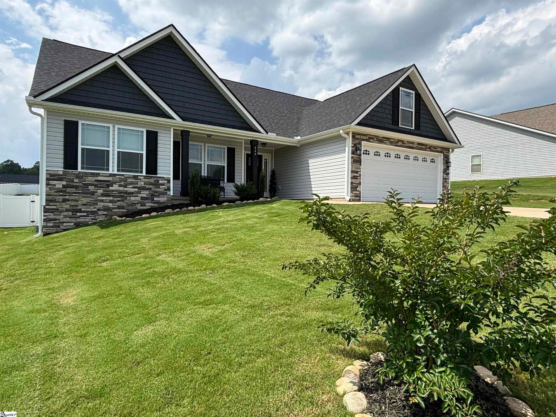 Kenmare, Lyman Community