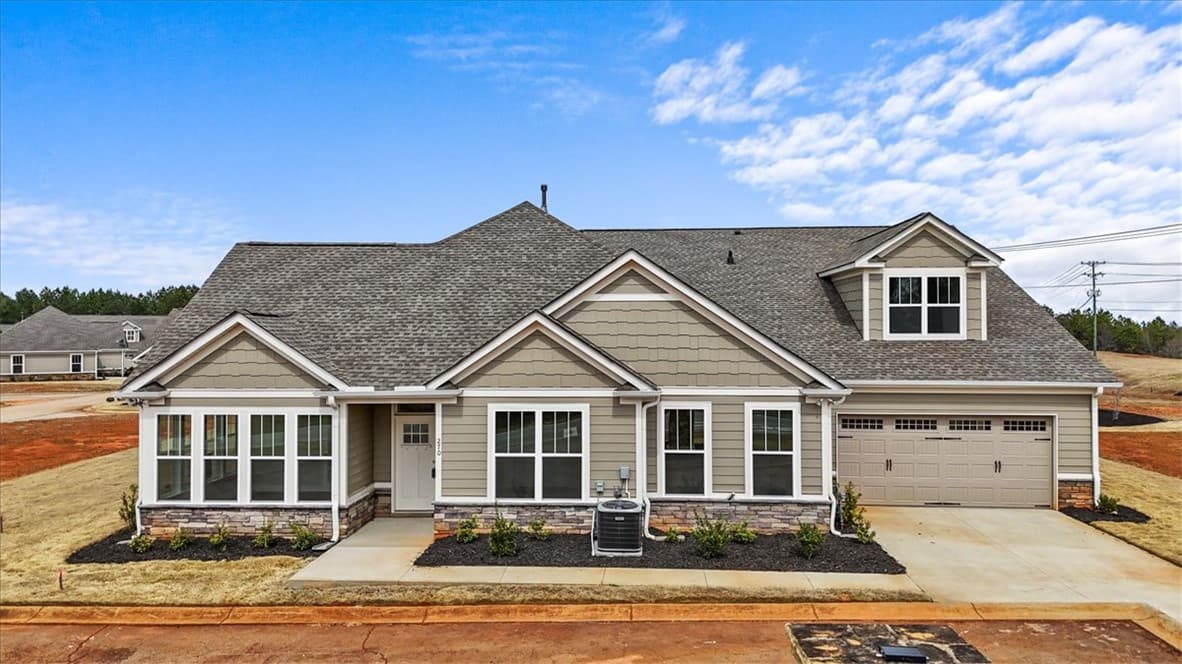 Property image 2 at 270 Meridian Way, Seneca, SC 29672