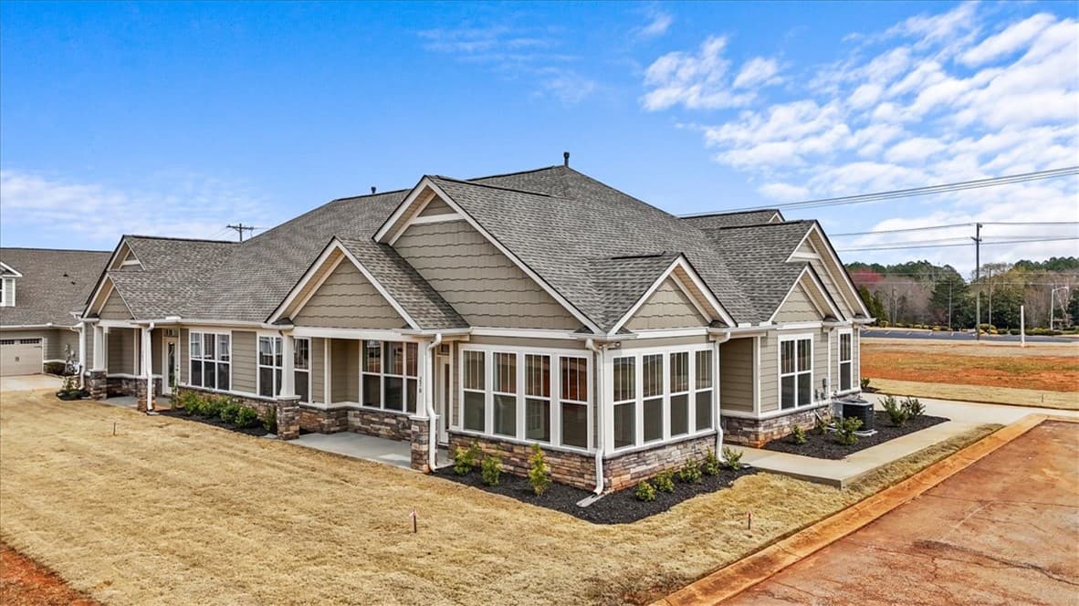 Property image 3 at 270 Meridian Way, Seneca, SC 29672