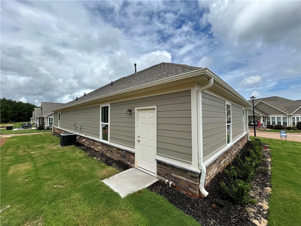 Property image 3 at 241 Meridian Way, Seneca, SC 29672