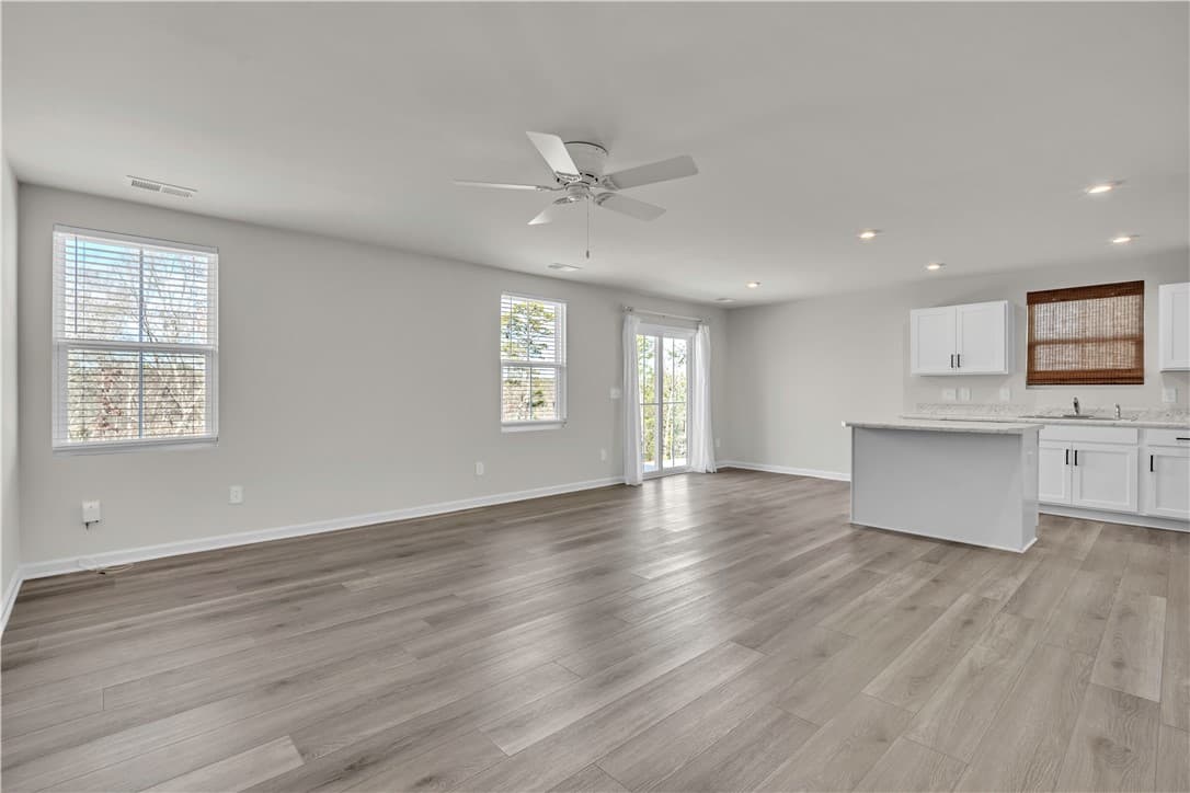 Property image 2 at 290 Utica Bend Court, Seneca, SC 29678