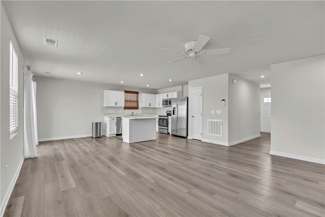 Property image 3 at 290 Utica Bend Court, Seneca, SC 29678