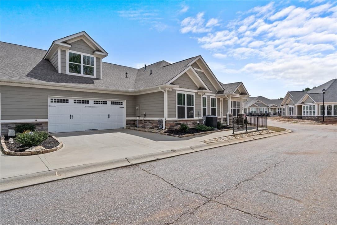 Property image 2 at 160 Preston Ridge Drive, Seneca, SC 29672