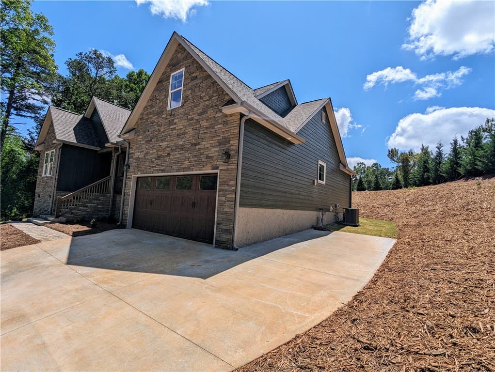 Property image 2 at 443 Kensington Circle, Seneca, SC 29672