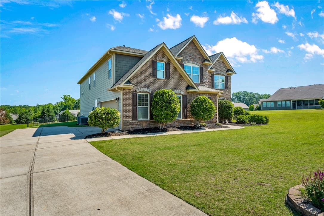 Property image 2 at 102 Rolling Meadow Court, Anderson, SC 29621
