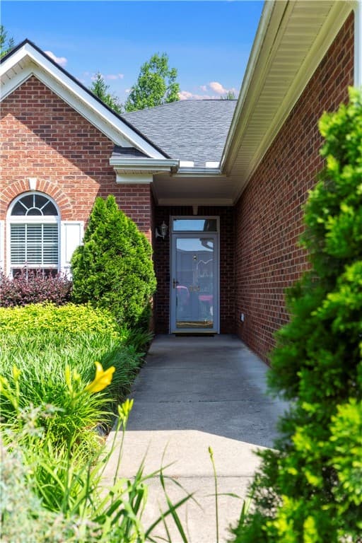 Property image 2 at 324 Canterbury Lane, Seneca, SC 29672