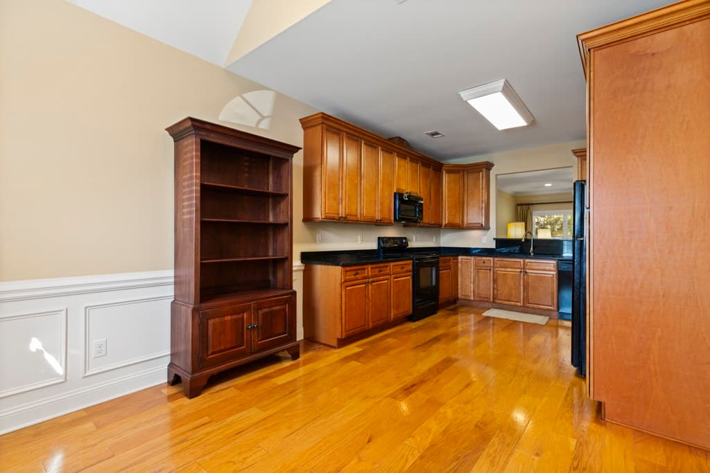 Property image 4 at 324 Canterbury Lane, Seneca, SC 29672