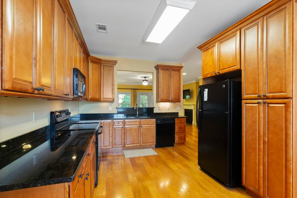 Property image 5 at 324 Canterbury Lane, Seneca, SC 29672