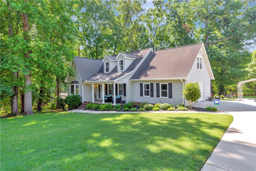 Property image 2 at 720 Sunny Shore Lane, Anderson, SC 29621