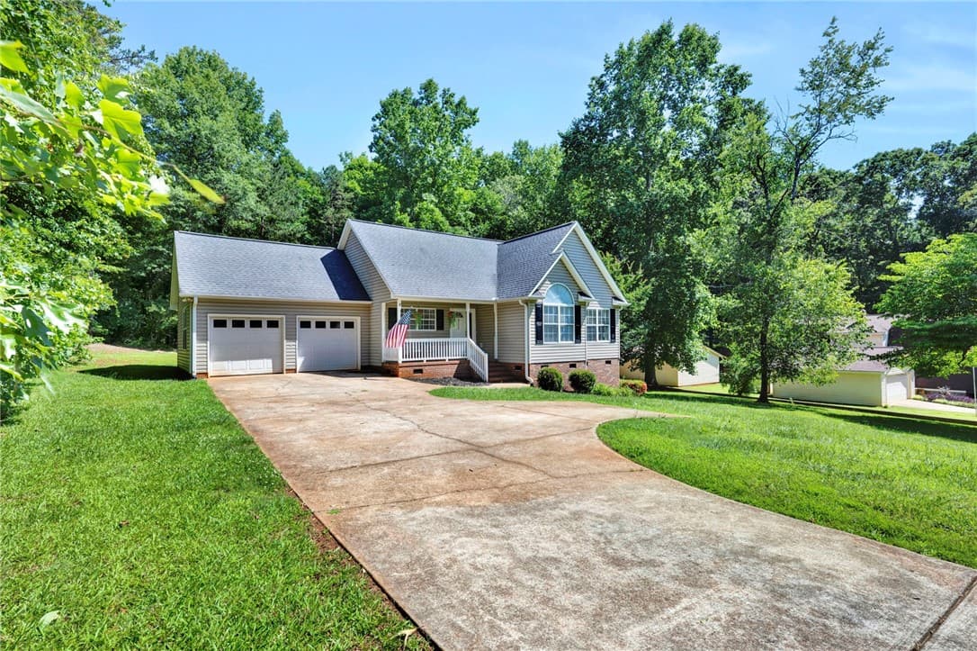 Property image 2 at 711 Sunny Shore Lane, Anderson, SC 29621