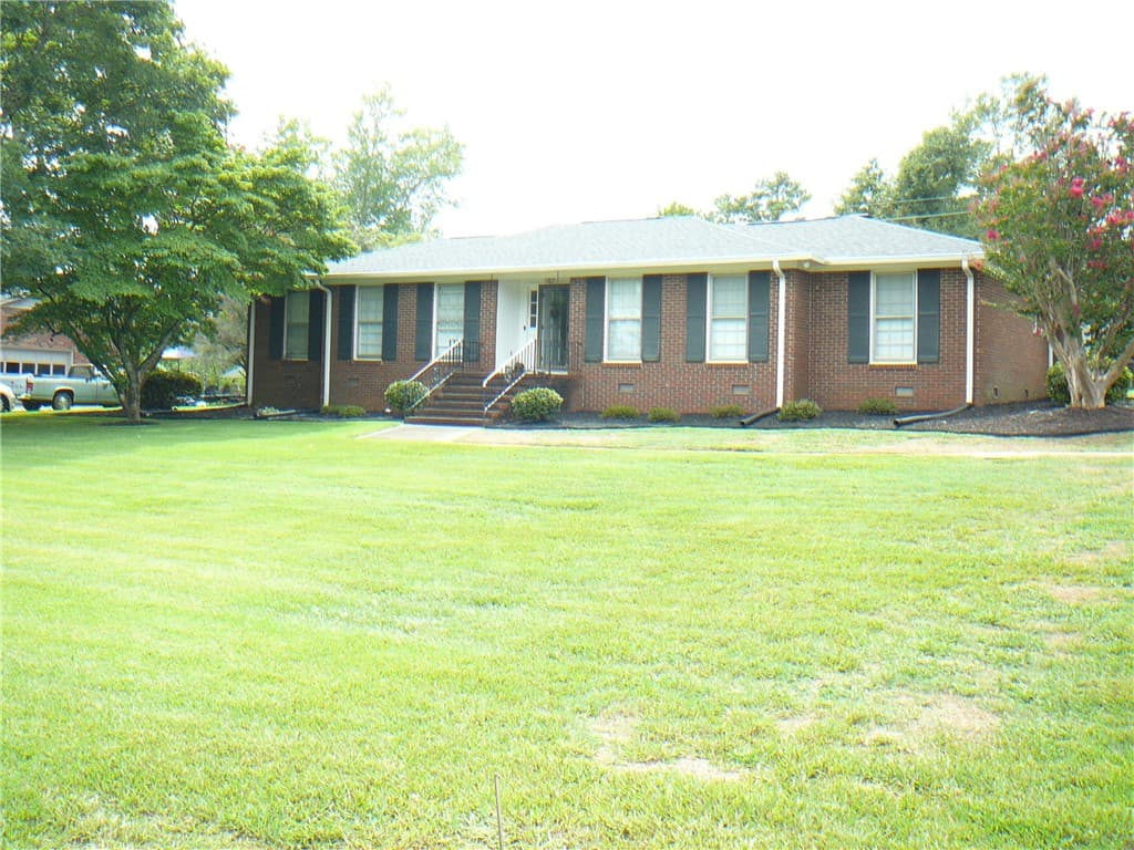 Property image 2 at 106 Yorkshire Drive, Anderson, SC 29625