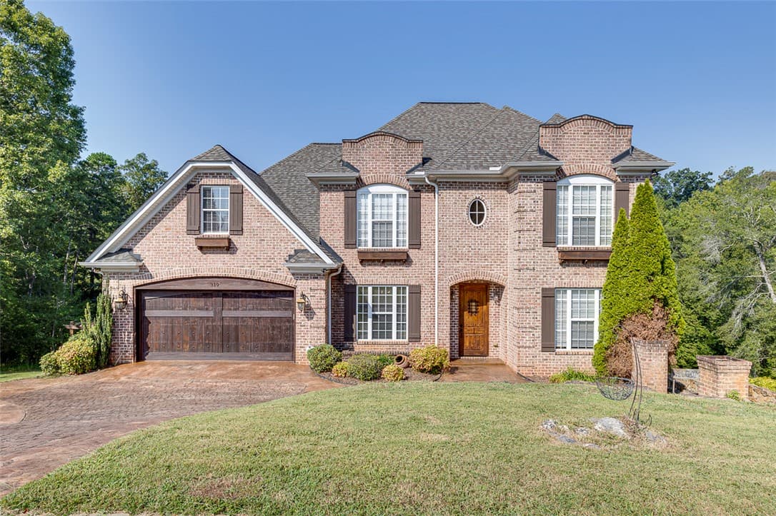 Sweetwater, Moore Community