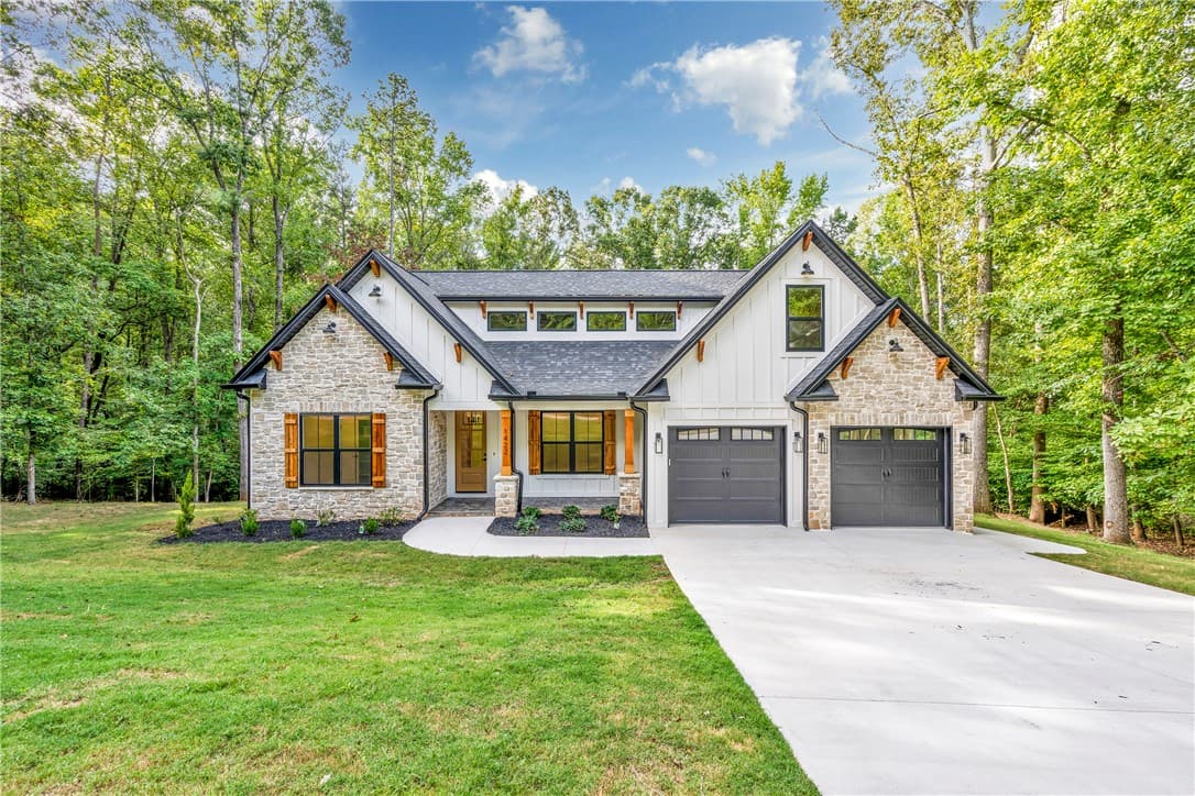 1422 Hunters Trail