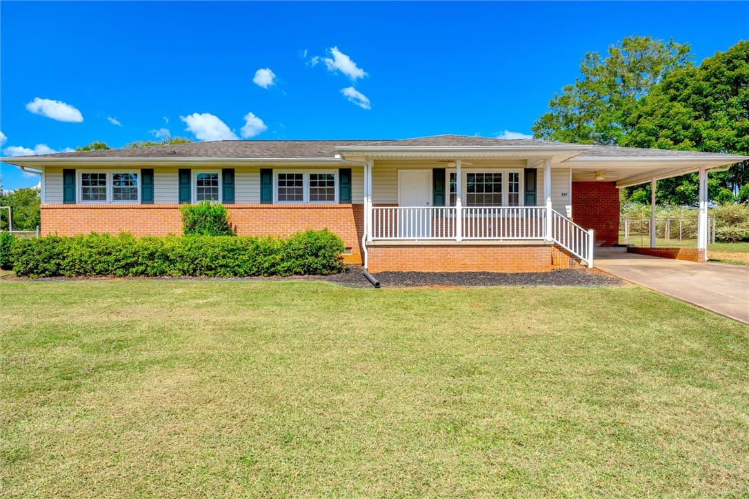 Property image 2 at 307 Lavonne Avenue, Easley, SC 29642