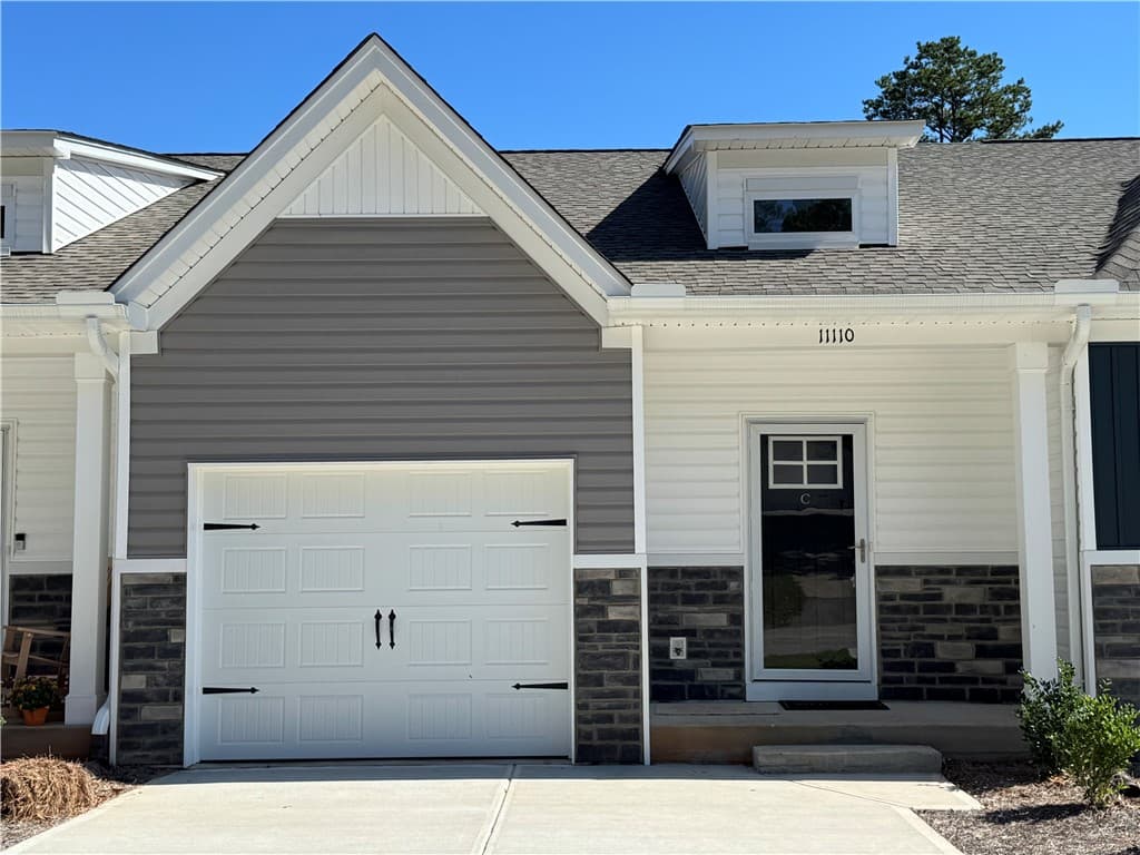 Willow Creek Townes, Seneca Community