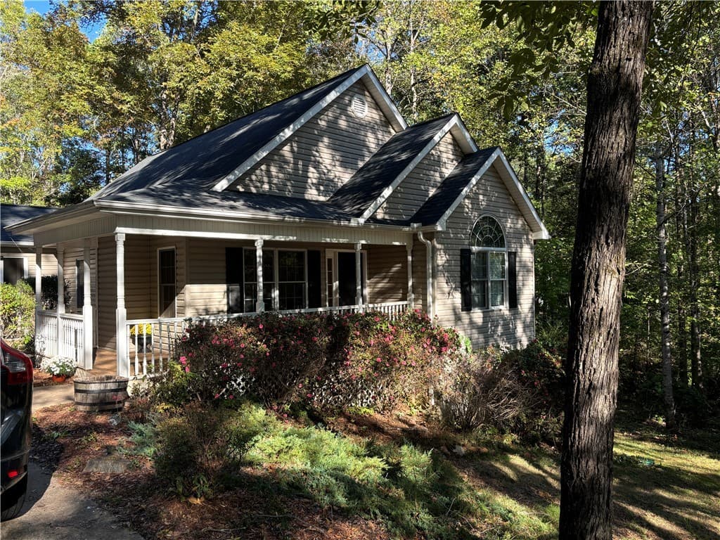 Indian Oaks, Seneca Community