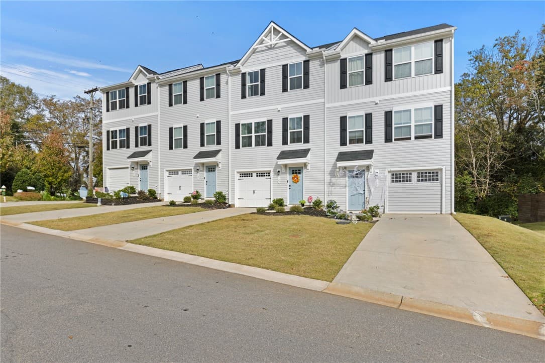 Property image 1 at 107 Brooklane Court, Easley, SC 29642