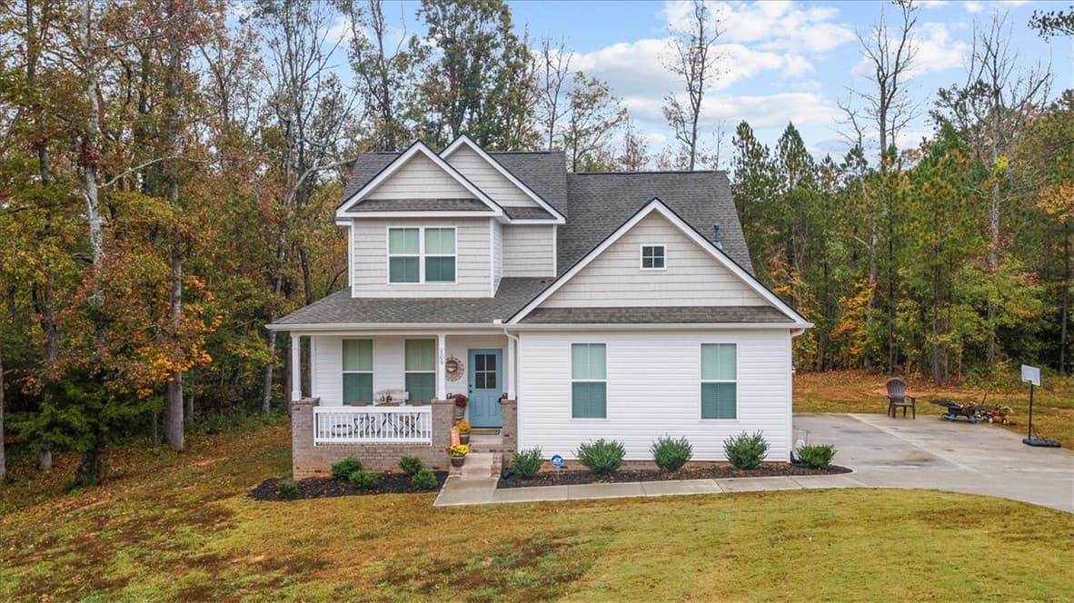 The Bluff At High Point, Belton Community