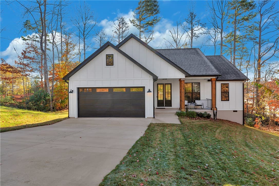 Property image 1 at 402 Kensington Circle, Seneca, SC 29672