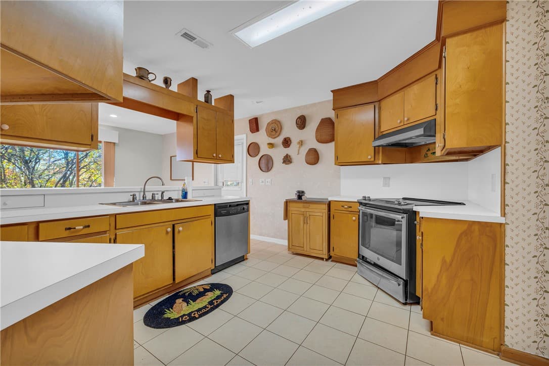 Property image 2 at 18 Quail Drive, Salem, SC 29676