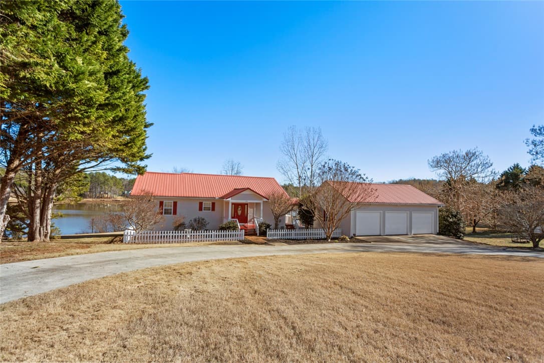 Property image 2 at 201 The Bear Boulevard, Tamassee, SC 29686