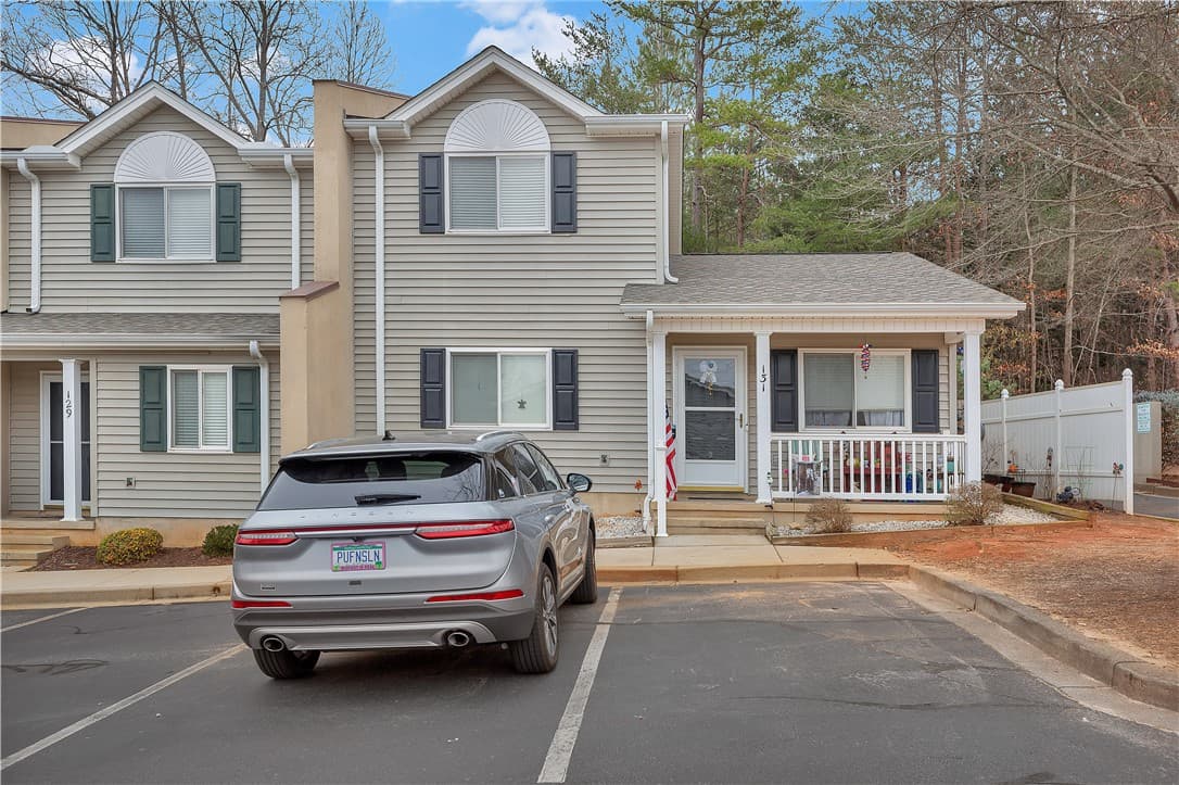 Perkins Place, Seneca Community