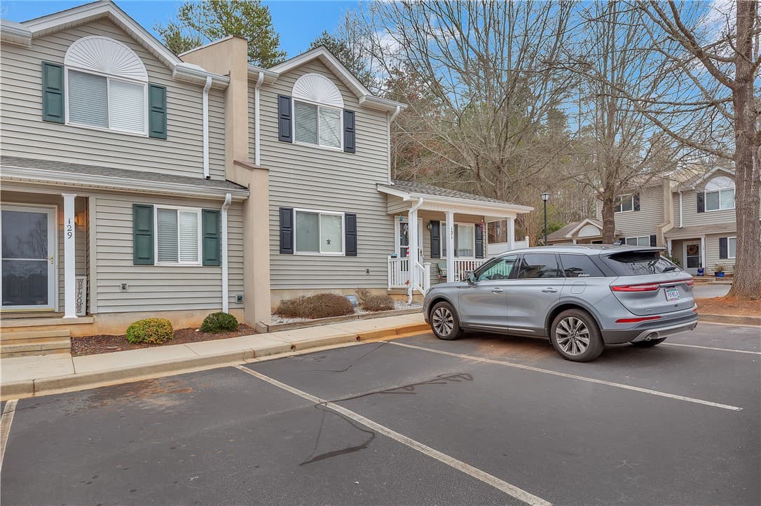 Property image 2 at 131 Perkins Place, Seneca, SC 29678