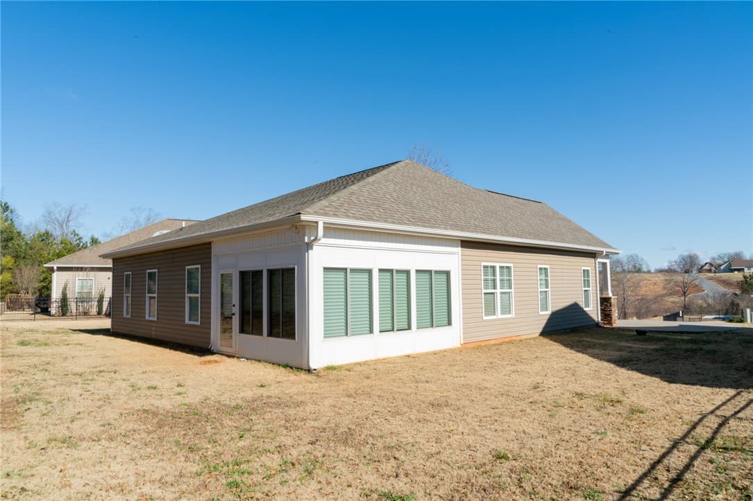 Property image 4 at 125 Shadowood Court, Seneca, SC 29678