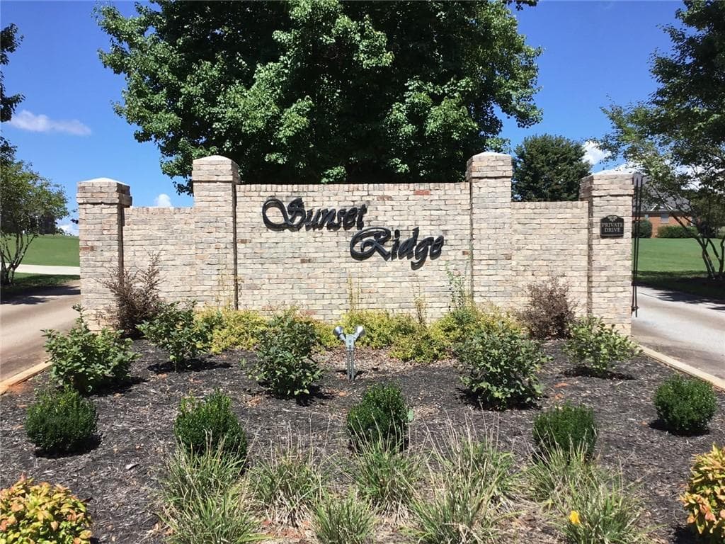 Property image 2 at 540 Paramount Drive, Seneca, SC 29678