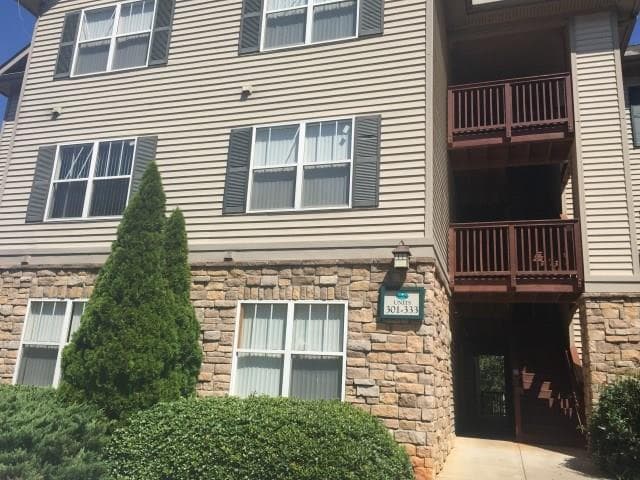 Property image 1 at 313 Harts Cove Way, Seneca, SC 29678