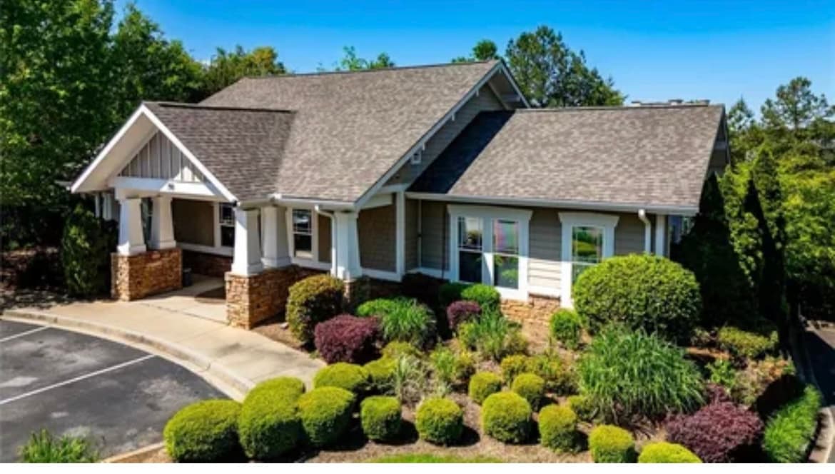 Overlook Condominiums, Anderson Community