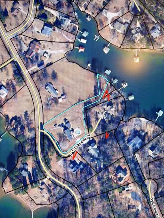 Property image 2 at 221 Lakeside Drive, Seneca, SC 29672
