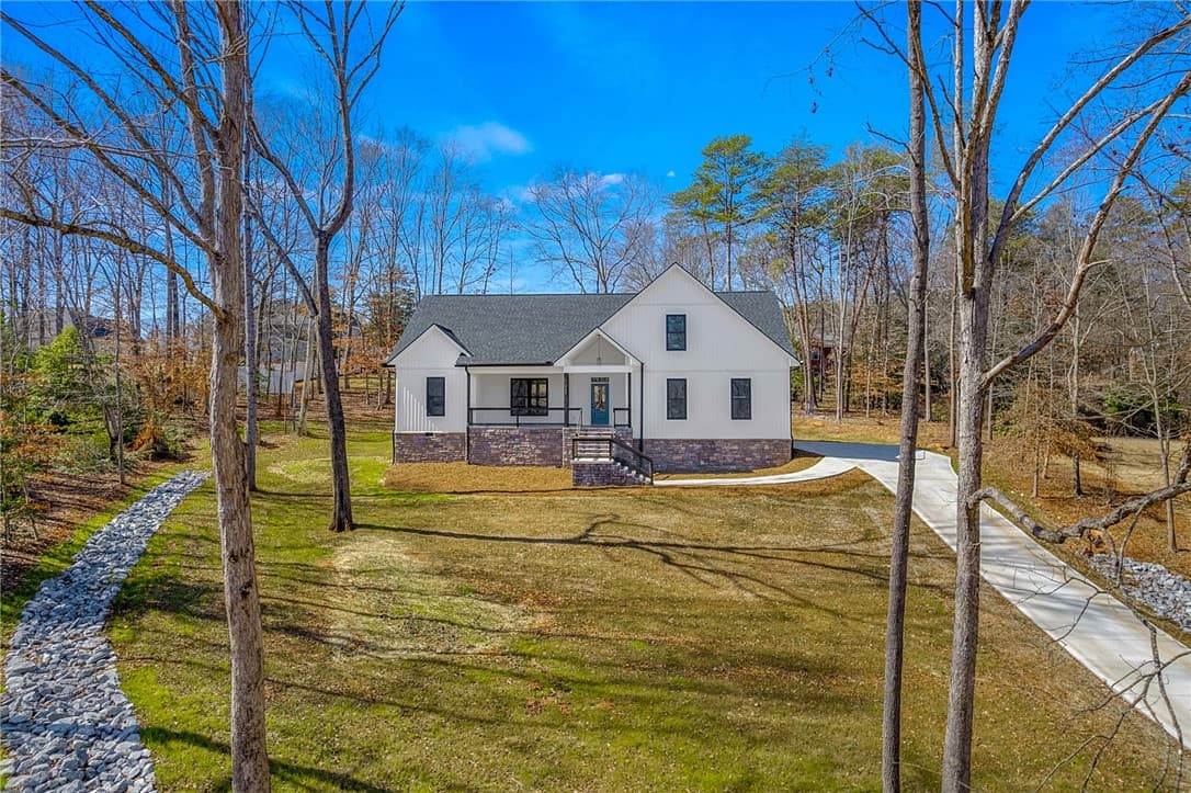 107 Bentwood Lane