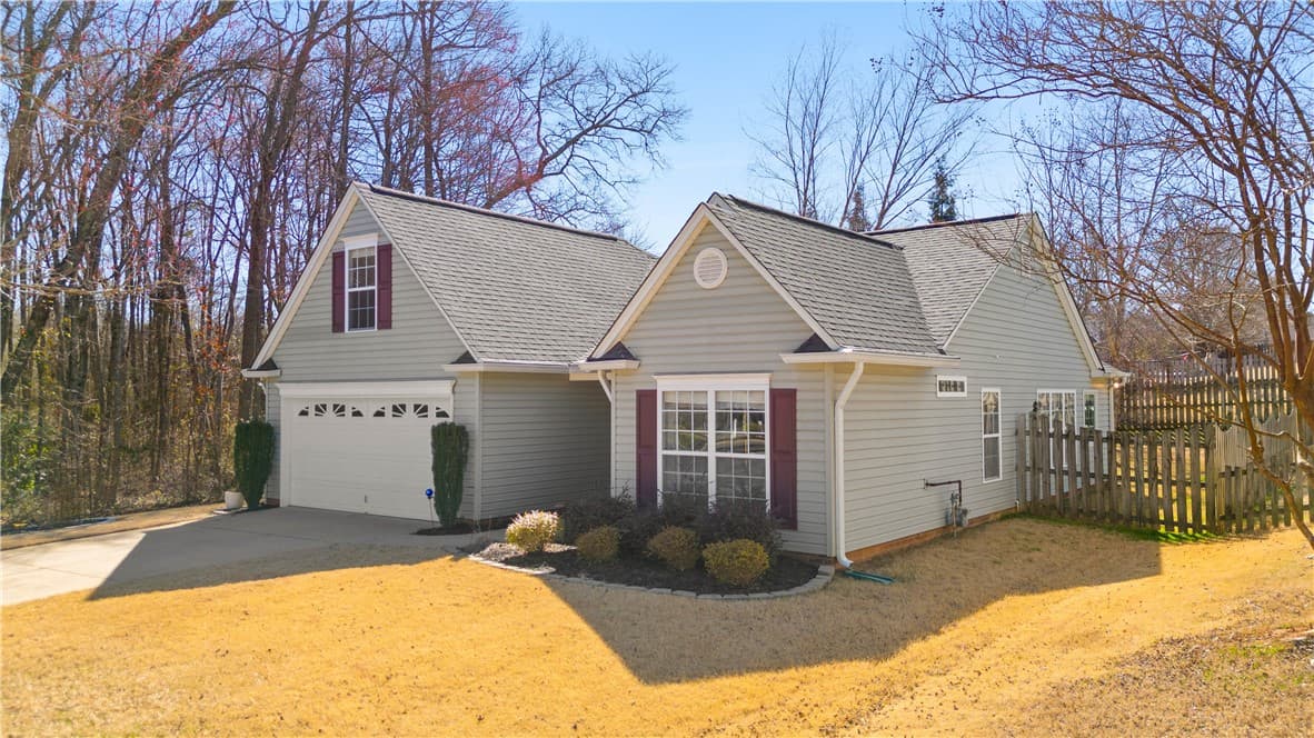 Property image 2 at 150 Longwood Lane, Easley, SC 29642