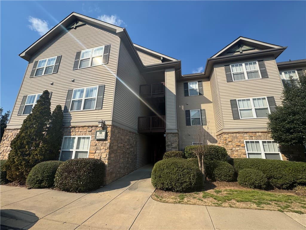 Property image 1 at 932 Harts Cove Way, Seneca, SC 29678